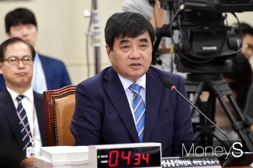 [머니S포토] 방통위원장 인사청문회는 순조로울까
