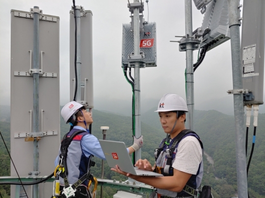 KT가 지난달 29일 전국 5G 기지국 6만개를 돌파했다고 밝혔다. /사진=KT