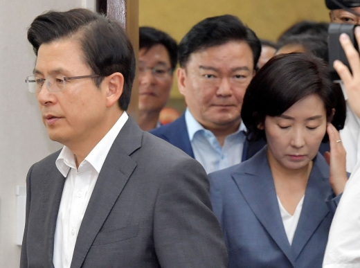 조국 법무부 장관 청문회가 사실상 자녀 청문회로 변질되면서 황교안 자유한국당 황교안 대표, 나경원 원내대표가 자녀 입시·채용 비리 청탁 의혹이 제기 됐다. /사진=홍봉진 머니투데이 기자 