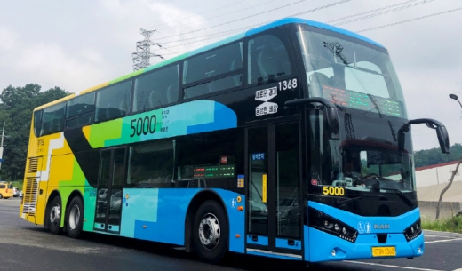 용인시가 9월2일부터 명지대를 출발해 동백지구-기흥역을 거쳐 서울역까지 운행할 5000번 2층 광역버스. / 자료제공=용인시