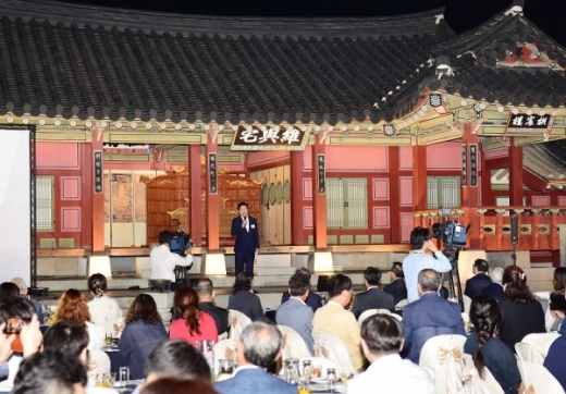 염태영 시장 전체총회에서 인사말을 하고 있다. / 사진제공=수원시