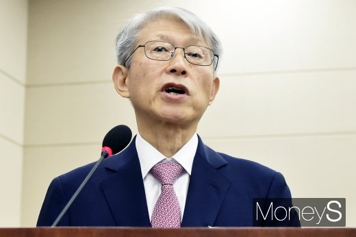[머니S포토] 최기영 과기부 장관 후보자, 
