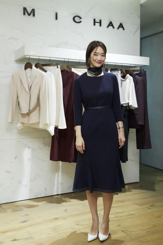 신민아, 모던한 '가을의 여신'