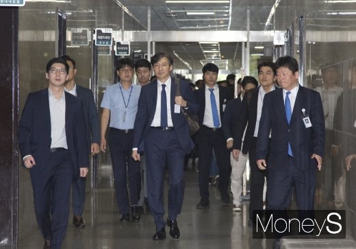 [머니S포토] 국회로 간 조국 법무부 장관 후보자