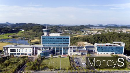 전남 신안군청 전경 /사진제공=신안군