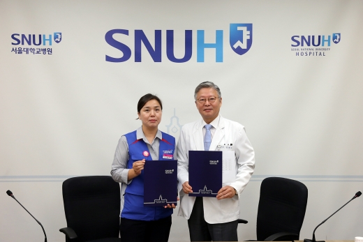 (왼쪽) 김진경 지부장 (오른쪽) 김연수 서울대병원장 ./사진=서울대병원