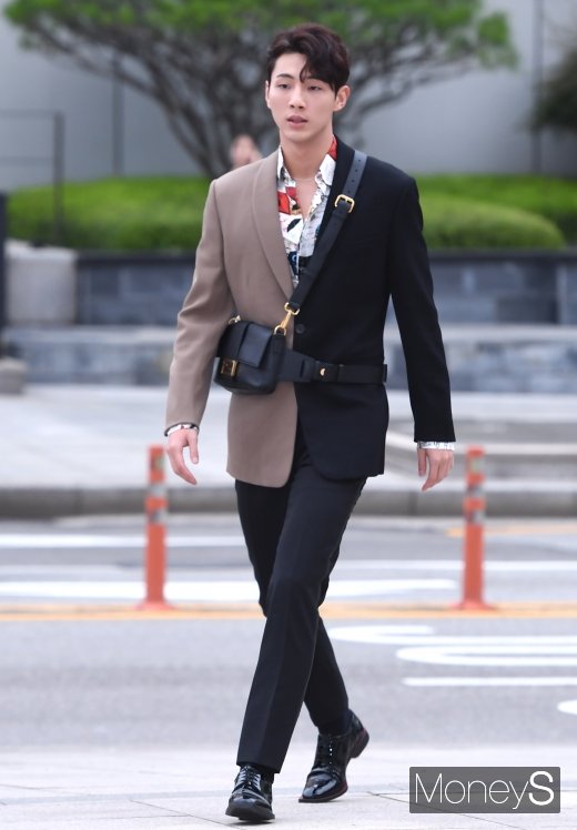 [머니S포토] 지수, 멀리서도 눈에 띄는 비율