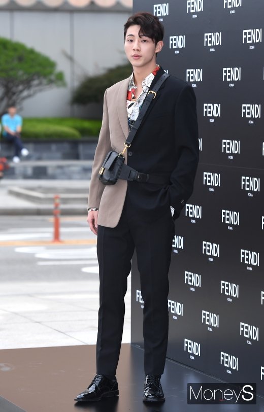 [머니S포토] 지수, 훈훈한 8등신 비주얼