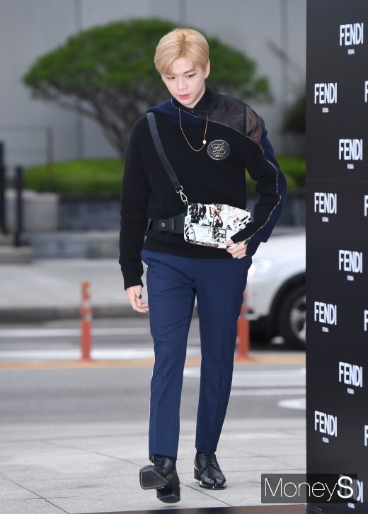 [머니S포토] 강다니엘, 순정만화 찢고 나온 비주얼
