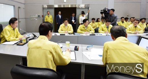 [머니S포토] 이낙연 총리, 태풍 링링 대처상황 점검