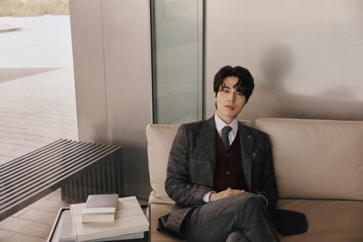 [★화보] 이동욱, 짙은 가을 분위기의 비즈니스 룩