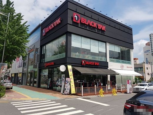 블랙야크,  카페 브랜드 롯지와 함께 다양한 유통망 전개나서