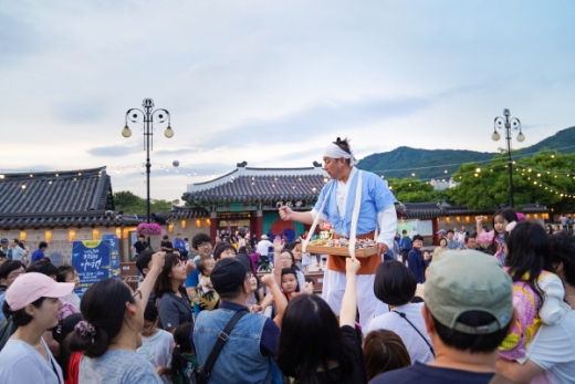 상반기 김해문화재야행 장면./사진제공=김해시