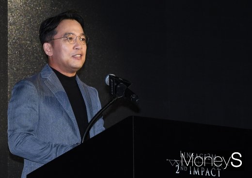 [머니S포토] 인사말하는 김택진 게임개발총괄
