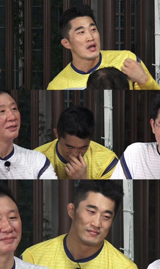 '뭉쳐야 찬다' 김동현, 골키퍼 포기선언 후 눈물...무슨 일?