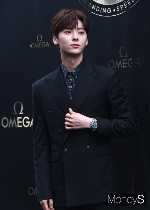 [머니S포토] 뉴이스트 황민현 '멋짐주의보 발령'