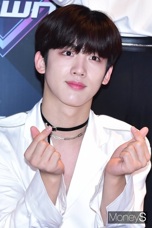 [머니S포토] X1 김요한, '순백의 귀공자'