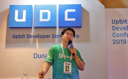 최성원 플레이댑 전략총괄이 UDC 2019에서 프리젠테이션을 진행하고 있다. /사진=플레이댑
