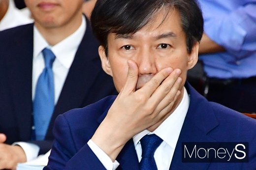 조국 법무부장관 후보자가 6일 국회에서 열린 인사청문회에서 의원들의 질의에 답하고 있다. /사진=임한별 기자