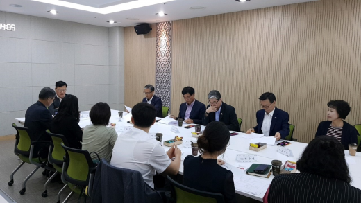 인구정책 위원회 회의 모습. / 사진제공=화성시