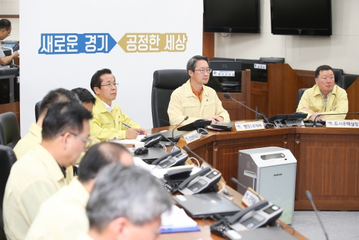 피해상황 확인 및 대책회의. / 사진제공=경기도