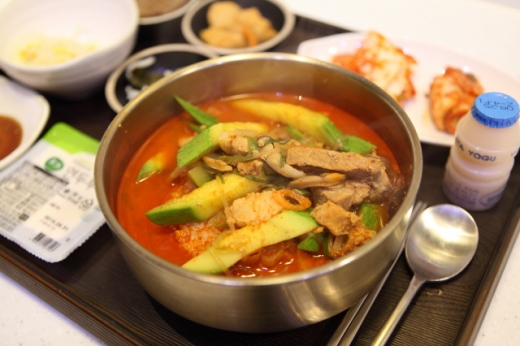 인기 메뉴인 명품애호박국밥. 이서휴게소는 착한밥상을 내놓는다. /사진=한국관광공사