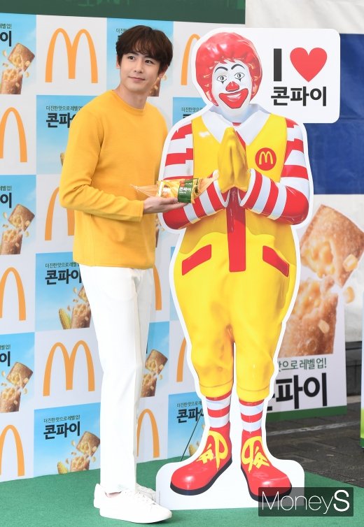 [머니S포토] 닉쿤 '오늘은 콘파이 홍보'
