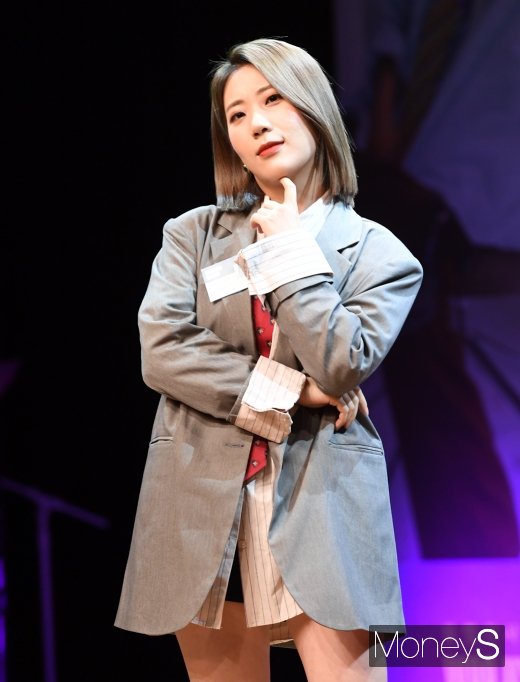 [머니S포토] 볼빨간사춘기 우지윤, 살짝 달라진 분위기