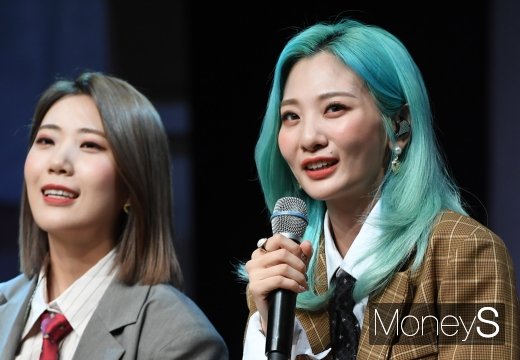 [머니S포토] 볼빨간사춘기 안지영 '미니앨범 나왔어요'