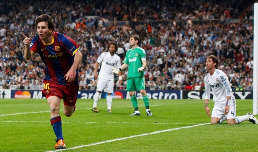 2010-2011시즌 UEFA 챔피언스리그 4강 1차전에서 레알 마드리드를 상대로 환상적인 개인기를 선보이며 조제 무리뉴 감독에 탈락의 아픔을 안겼던 FC 바르셀로나의 공격수 리오넬 메시(왼쪽). /사진=로이터