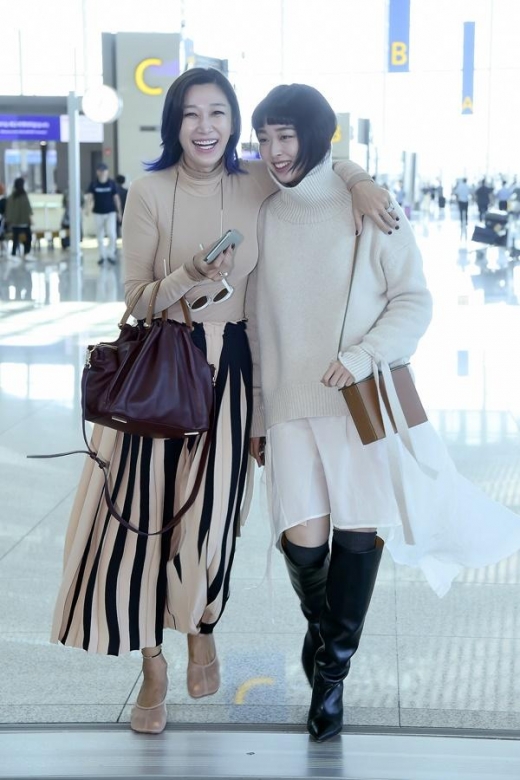 [★공항패션] 변정수&유채원, 남다른 패션감각의 '모녀'