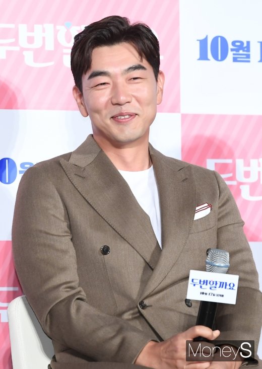 [머니S포토] '두번할까요' 이종혁, 매력적인 빙구 미소