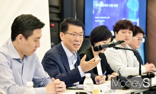 [머니S포토] 은성수 금융위원장, 