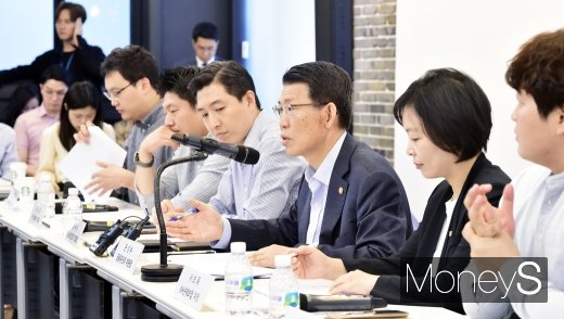 [머니S포토] 핀테크 관련 정부 방침 전하는 은성수 위원장