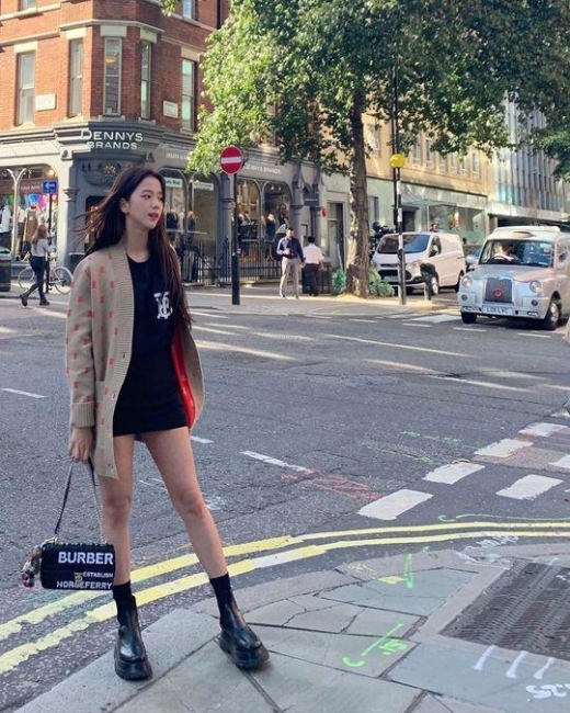 '블랙핑크' 지수, 런던서 뽐낸 형광 미모