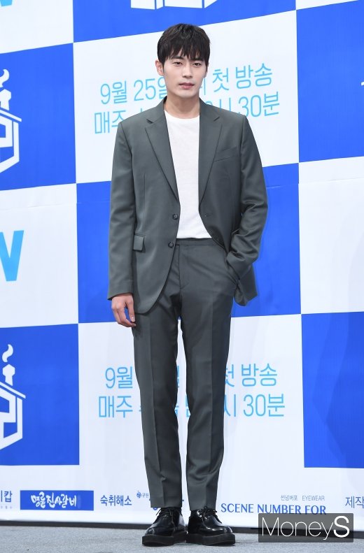 [머니S포토] 차서원, 모델 뺨치는 비율