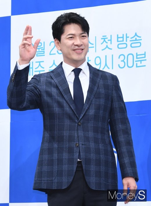 [머니S포토] 김상경, 시상식 연상시키는 포즈