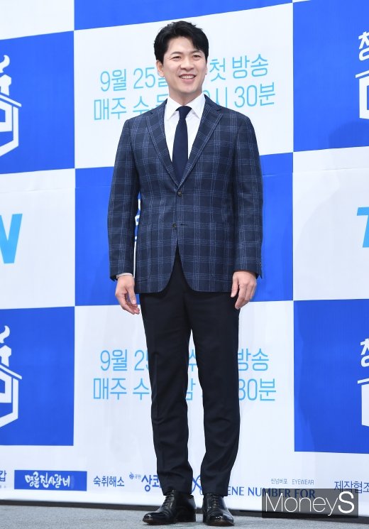 [머니S포토] 김상경 '이사님 포스~'