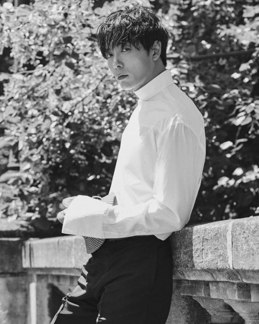 [★화보] 김재욱, 섹시한 카리스마 수트 룩