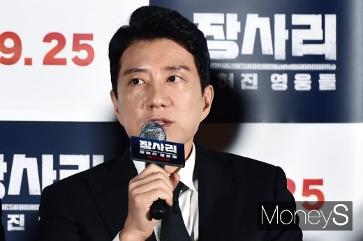 [머니S포토] 장사리 김명민, 