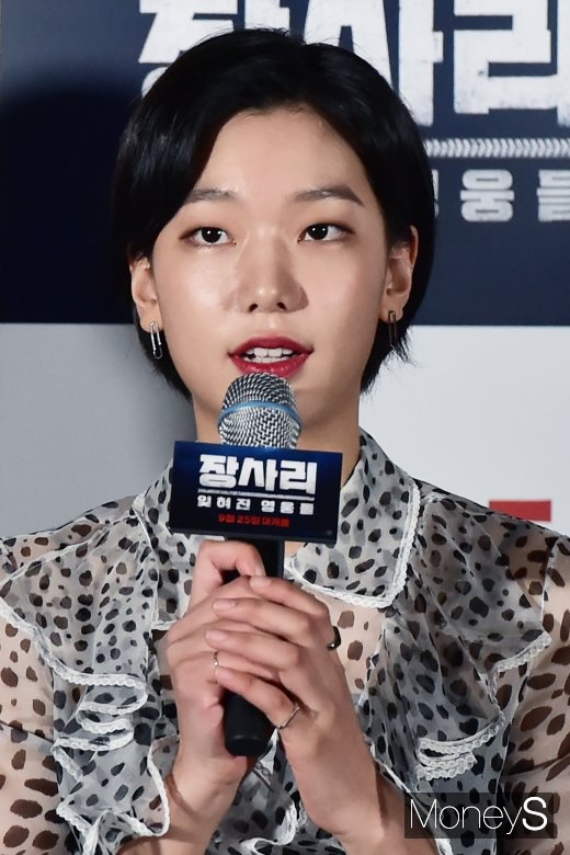 [머니S포토] 이호정, 학도병 역 맡은 장사리 홍일점