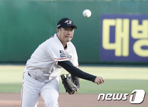 이번 시즌 한화 이글스 토종 투수들 중 장민재 만이 그나마 제 몫을 해냈다. /사진=뉴스1