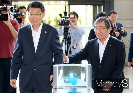 [머니S포토] 금감원 찾은 은성수 금융위원장