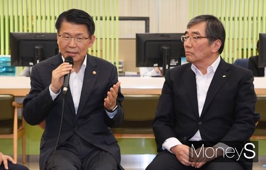 [머니S포토] 금감원 방문, 발언하는 은성수 위원장