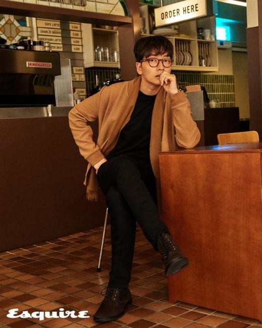 [★화보] 이동휘, 훈훈한 미소와 눈빛 '훈남미 발산'