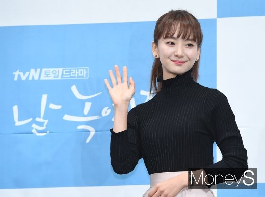 [머니S포토] 원진아 '안방극장 접수하러왔어요'