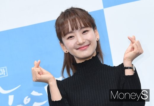 배우 원진아가 20일 오후 서울 강남구 논현동 임피리얼팰리스서울에서 열린 tvN토일드라마 '날 녹여주오' 제작발표회에 참석해 포즈를 취하고 있다. /사진=장동규 기자