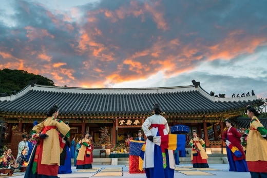 '한중록 1795' 2018년 혜경궁 홍씨 진찬연 장면. / 사진제공=수원문화재단