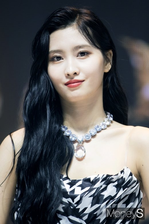 [머니S포토] 트와이스 모모, 묻어나는 성숙미