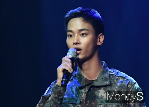 [머니S포토] 빅스 엔 '홀쭉해진 볼살'